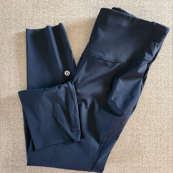 lululemon athletica Pants - LULULEMON CROPPED LEGGING